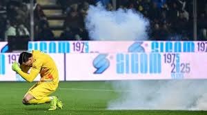 库里发布圣诞庆祝短片，穿的还是UA鞋