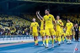 精准达标！张伟丽、舍甫琴科均124.6磅过磅，无体重差距，公平对决一触即发